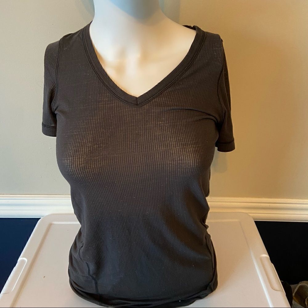 Lululemon lightweight ribbed v-neck tee